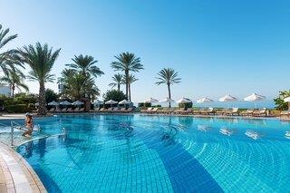 Urlaub im Constantinou Bros Athena Beach Hotel - hier günstig online buchen