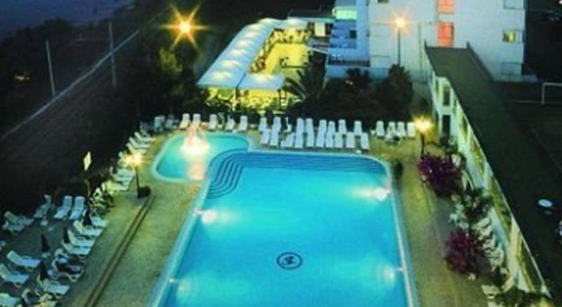 Urlaub im Hotel Santa Lucia Le Sabbie d Oro - hier günstig online buchen
