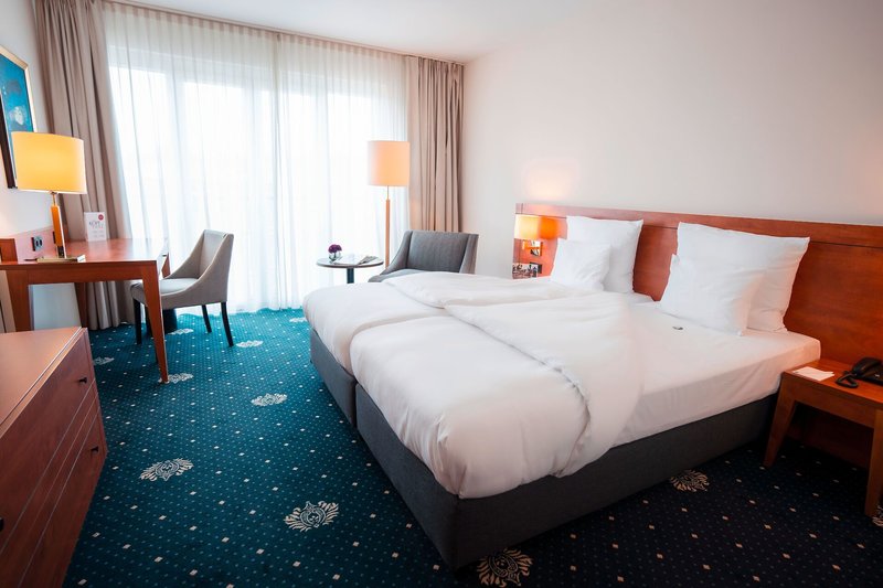 Urlaub im Hotel Vier Jahreszeiten Starnberg - hier günstig online buchen