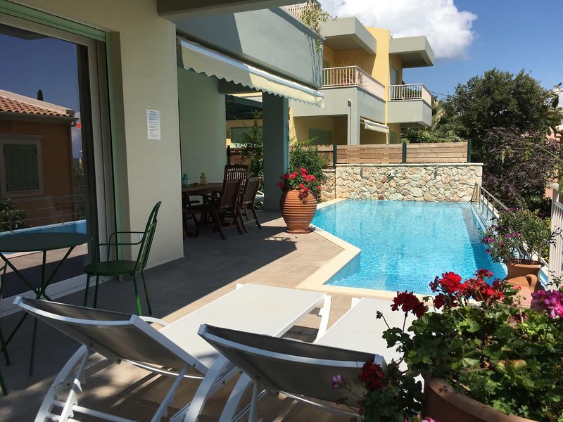 Urlaub im La Riviera Barbati Seaside Luxurious Apartments & Villas - hier günstig online buchen